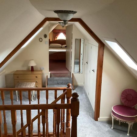Three-Bedroom Old Cottage Free Parking Инвернесс Экстерьер фото