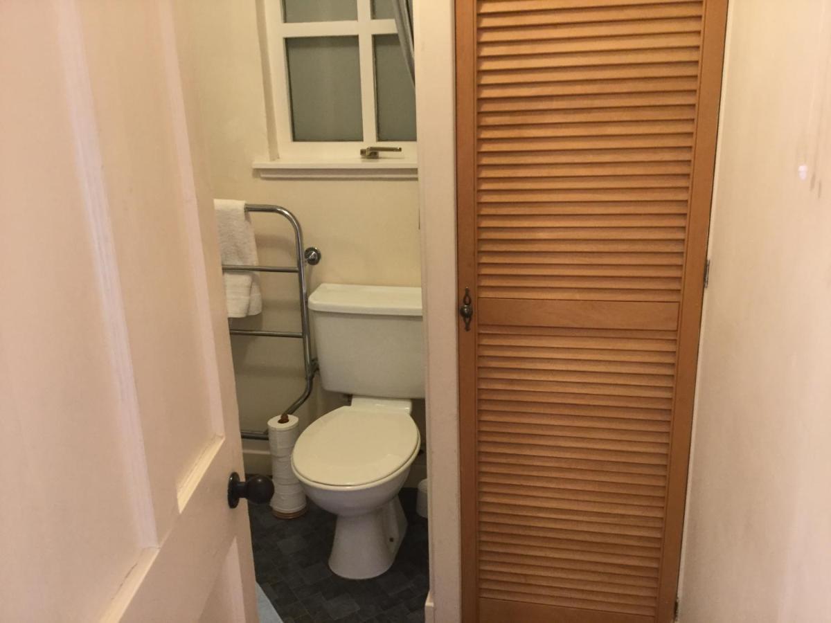 Three-Bedroom Old Cottage Free Parking Инвернесс Экстерьер фото