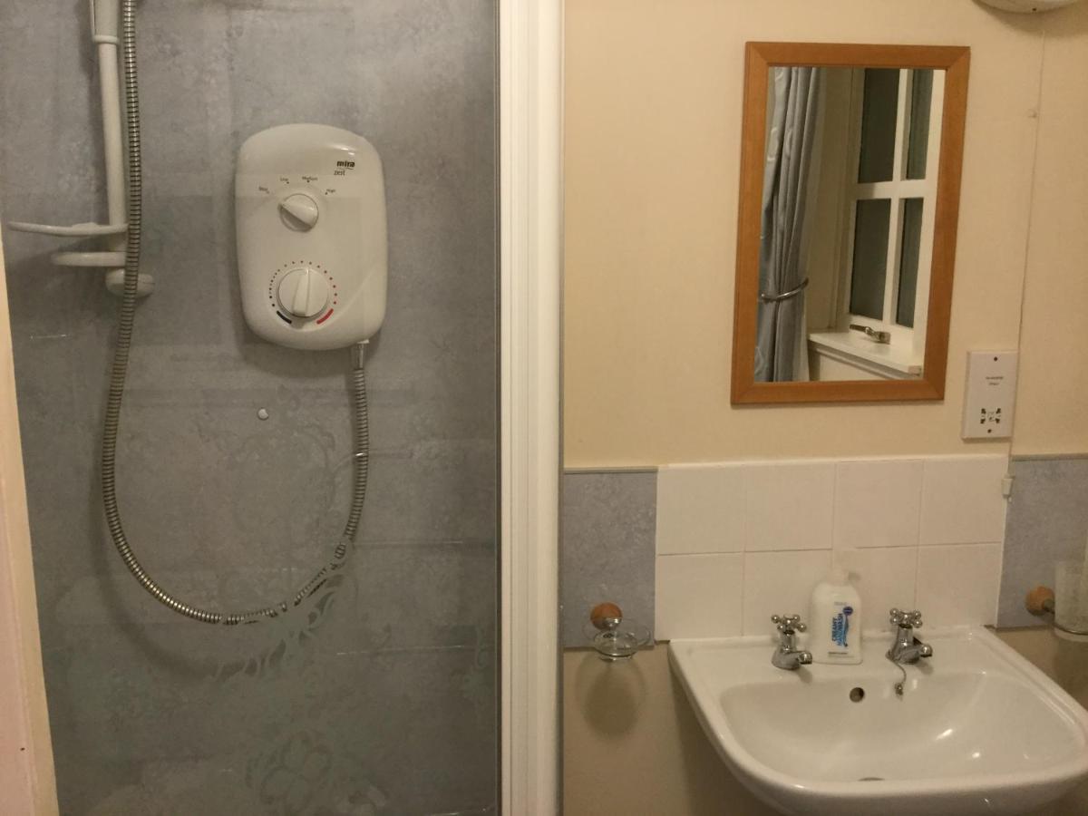 Three-Bedroom Old Cottage Free Parking Инвернесс Экстерьер фото