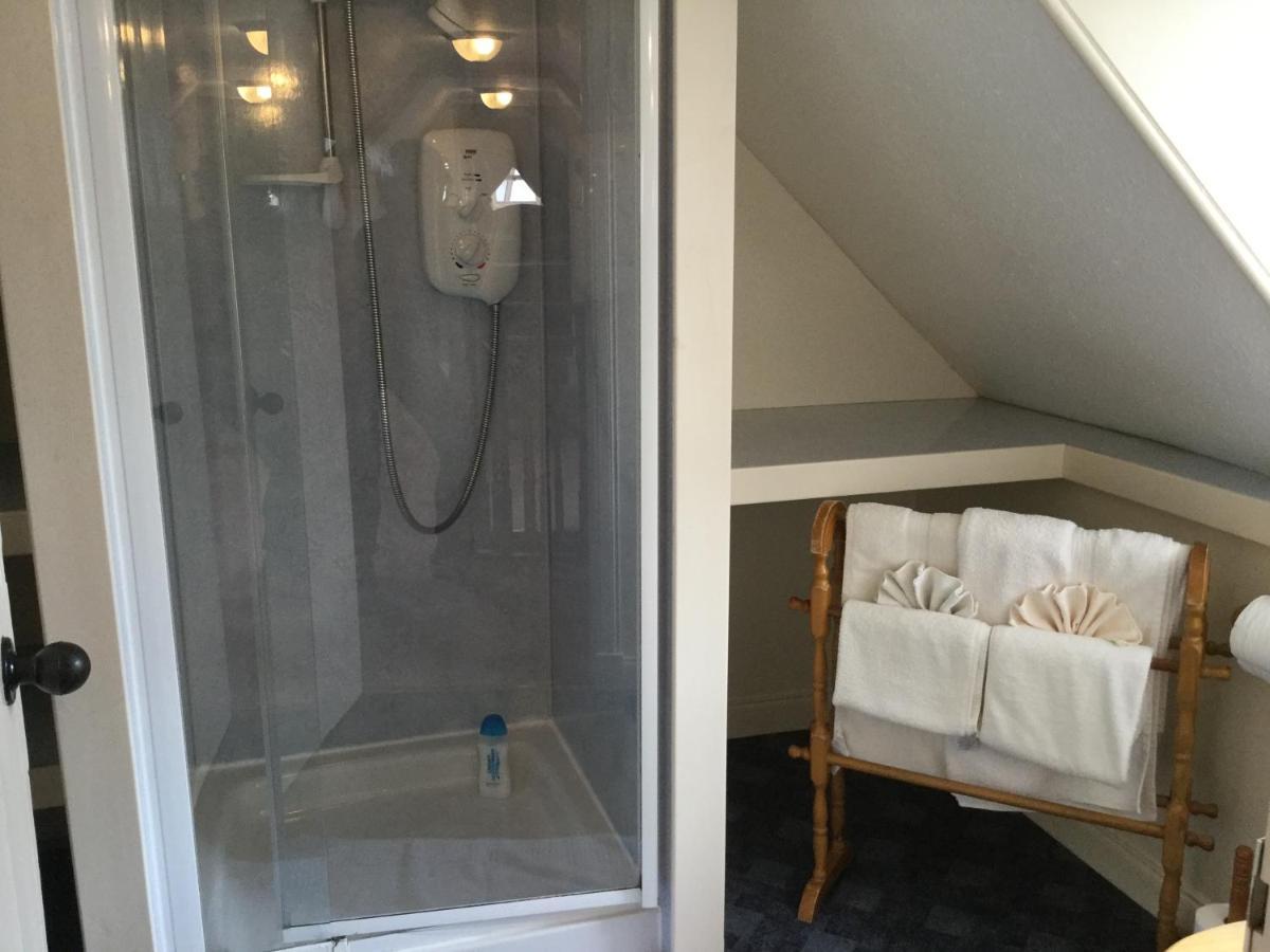 Three-Bedroom Old Cottage Free Parking Инвернесс Экстерьер фото