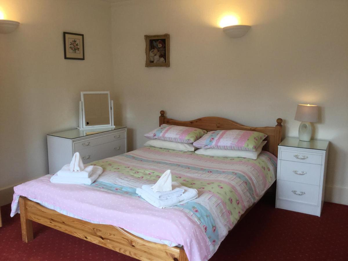 Three-Bedroom Old Cottage Free Parking Инвернесс Экстерьер фото