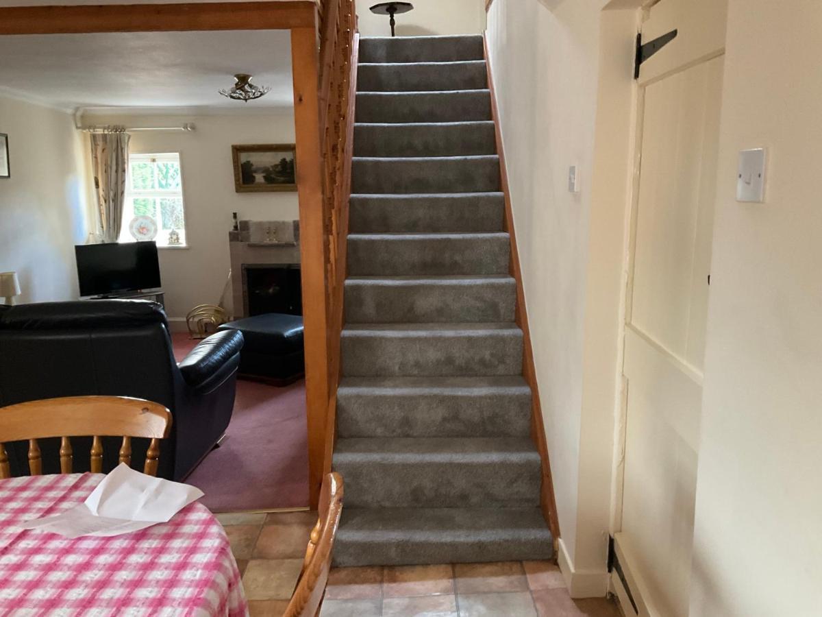 Three-Bedroom Old Cottage Free Parking Инвернесс Экстерьер фото