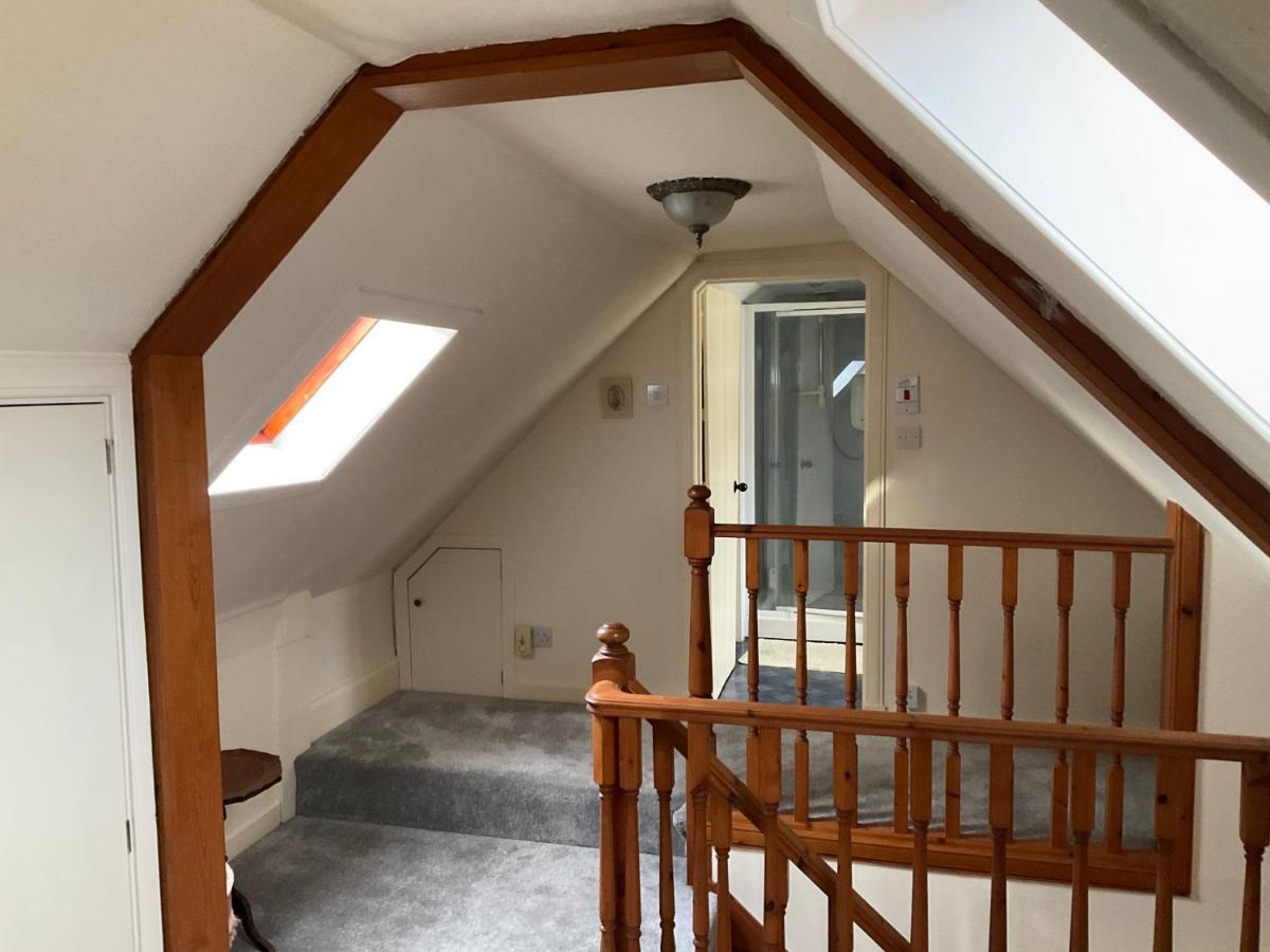 Three-Bedroom Old Cottage Free Parking Инвернесс Экстерьер фото