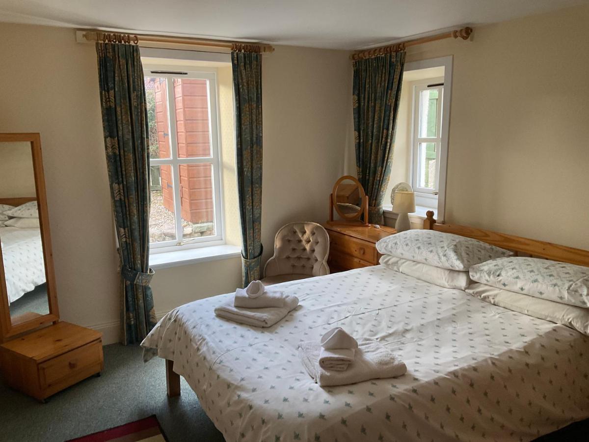 Three-Bedroom Old Cottage Free Parking Инвернесс Экстерьер фото