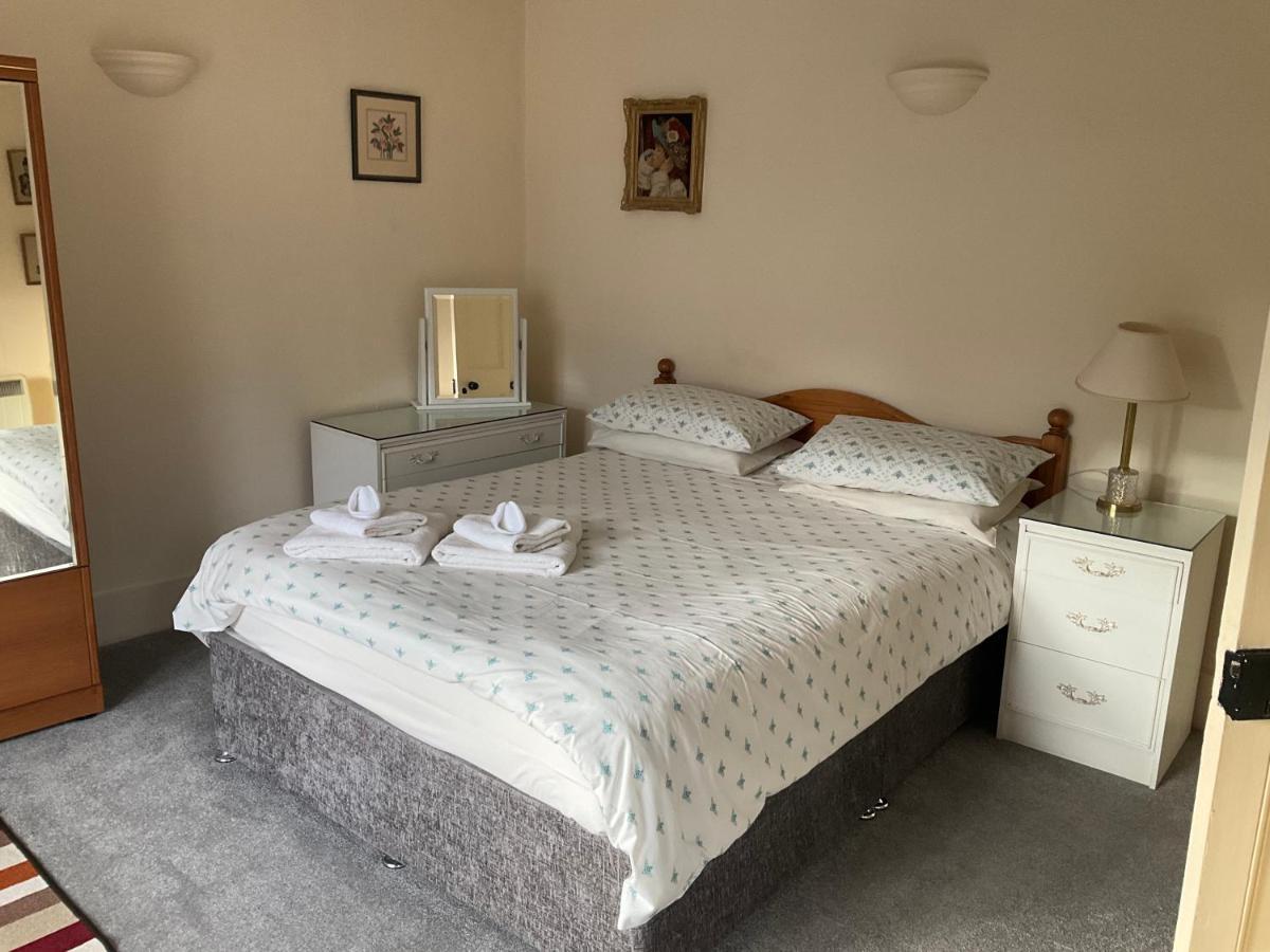 Three-Bedroom Old Cottage Free Parking Инвернесс Экстерьер фото